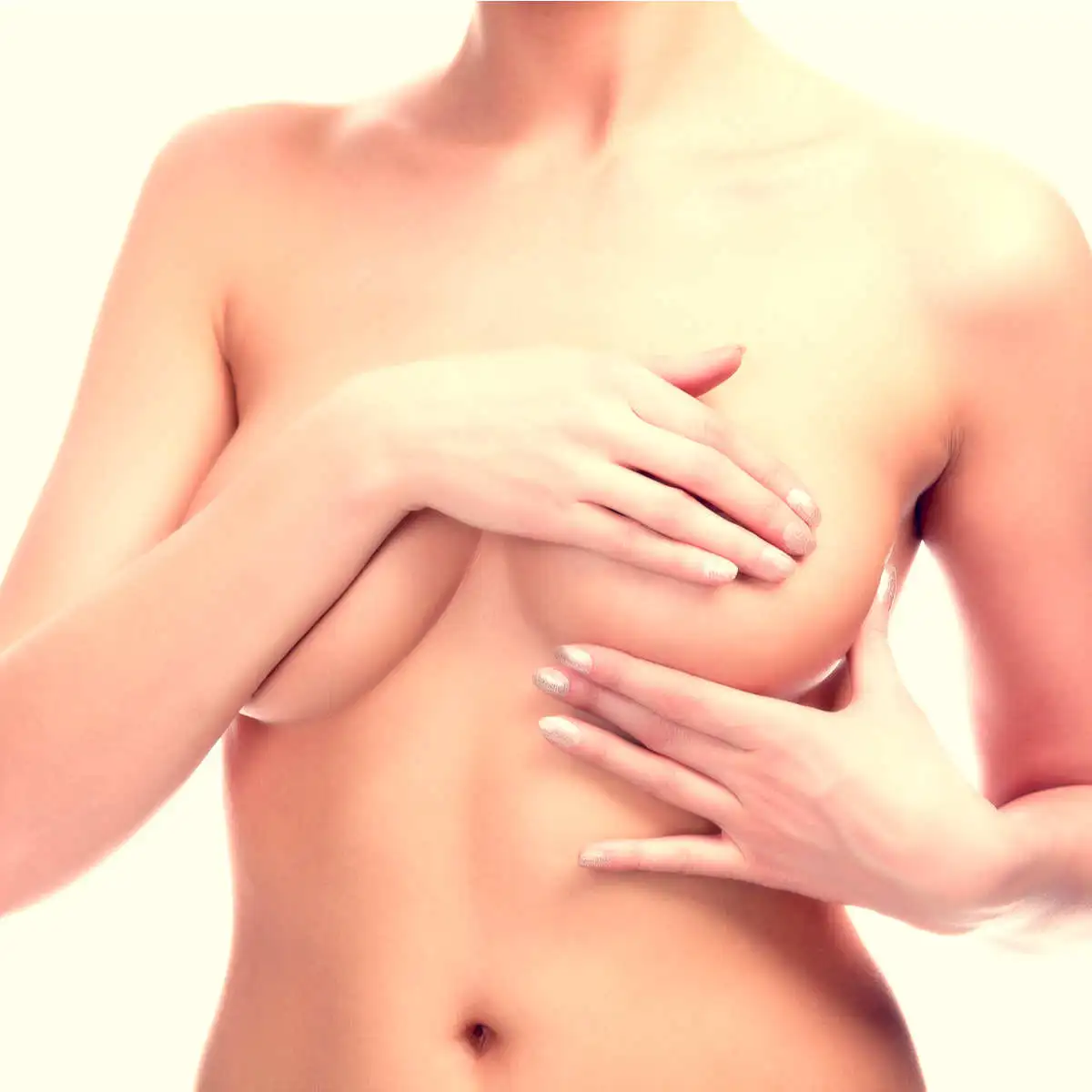 clinica especializada implantes mamarios rotos Aesophy Clinic